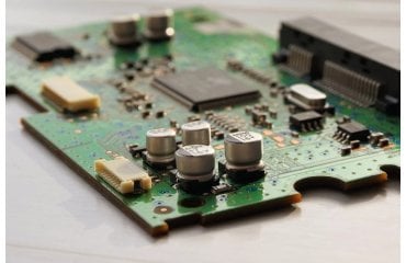 ¿Qué es una controladora RAID y cuándo la necesitas?
